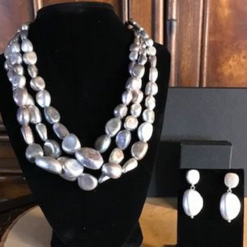 Vintage Jones New York Brushed Silver Rose Chunky Chic Necklace Earring Set 18$